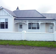 Calgary House  Cottage Accommodation - Accommodation Melbourne
