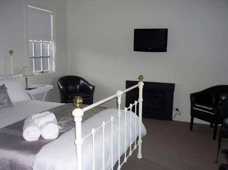 Calgary House & Cottage Accommodation - Accommodation Melbourne 5