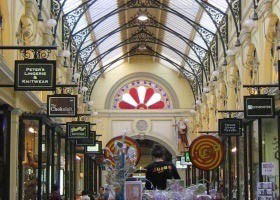 MELTours - Accommodation Melbourne 0