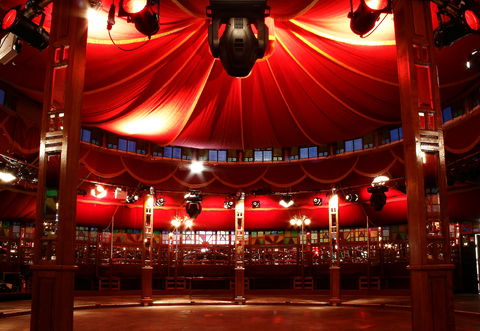 Wonderland Under The Melbourne Star - Accommodation Melbourne 2