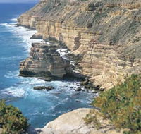 Island Rock and Natural Bridge - Accommodation Melbourne