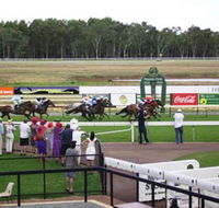 Pinjarra Race Club - Accommodation Melbourne
