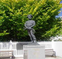 Alexander Cameron Statue - Accommodation Melbourne