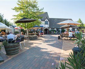 George Harcourt Inn - Accommodation Melbourne 0