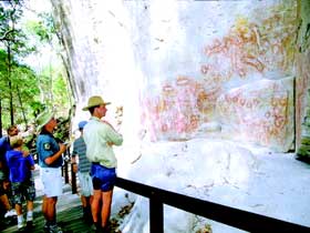 Hutton Creek QLD Accommodation Melbourne