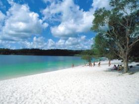 Lake McKenzie - Accommodation Melbourne 0