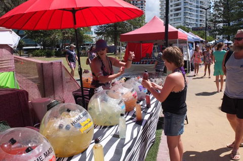 Broadbeach Beachfront Markets - Accommodation Melbourne 4