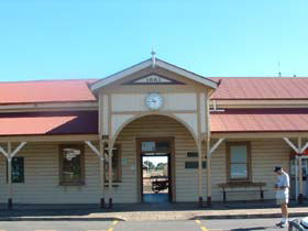 Maryborough Railway Station - Accommodation Melbourne 0