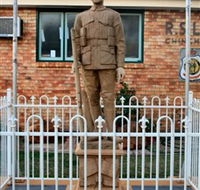 Soldier Statue Memorial Chinchilla - Accommodation Melbourne