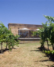 Dixons Creek VIC Accommodation Melbourne