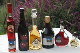 Hartzview Vineyard Heritage Pickers Hut Village - Accommodation Melbourne 0