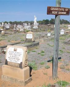 Blackall Cemetery - Accommodation Melbourne 0