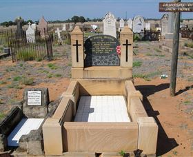 Blackall Cemetery - Accommodation Melbourne 1