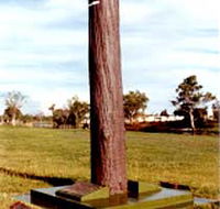 The Flood Memorial or The Stump - Accommodation Melbourne