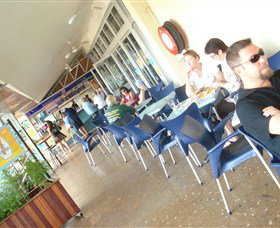 Beachfront Hotel - Accommodation Melbourne 3