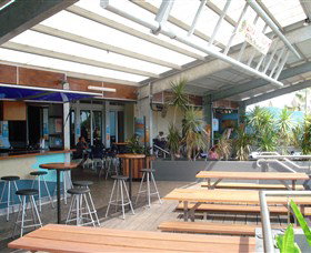 Beachfront Hotel - Accommodation Melbourne 1
