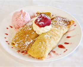 The Big Strawberry - Accommodation Melbourne 4