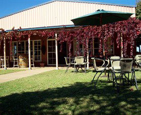 Red Earth Estate Vineyard - Accommodation Melbourne 1
