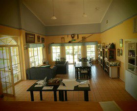 Red Earth Estate Vineyard - Accommodation Melbourne 4