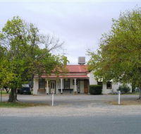 Round Hill Hotel - Accommodation Melbourne