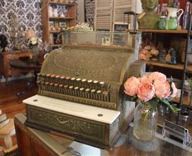 Peachtree Antiques - Accommodation Melbourne 8