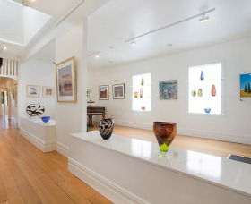 Lost Bear Gallery - Accommodation Melbourne 1