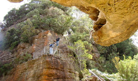 Three Sisters - Honeymoon Bridge - Accommodation Melbourne 1