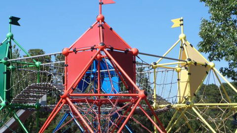 Fadden Pines Playground - Accommodation Melbourne 3