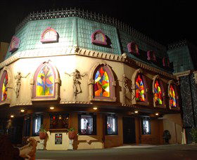 Draculas Cabaret Restaurant - Accommodation Melbourne 0