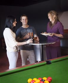 Club300 Bowling And Bar - Accommodation Melbourne 5