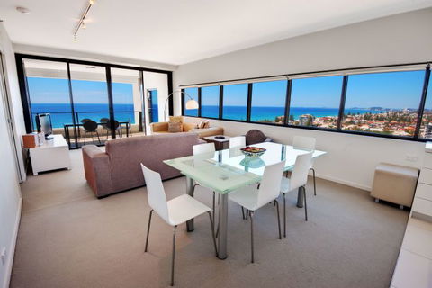 Ultra Broadbeach - Accommodation Melbourne 12