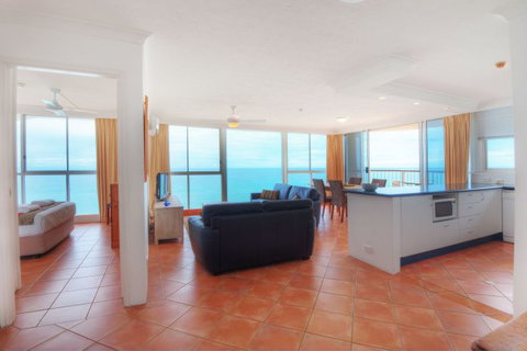 Golden Sands On Main Beach - Accommodation Melbourne 9