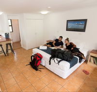 Base Airlie Beach Resort - Accommodation Melbourne