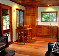 Waterfall Hideout-Rainforest Cabin for Couples - Accommodation Melbourne