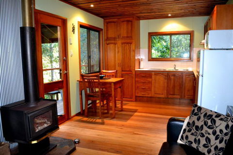 Waterfall Hideout-Rainforest Cabin For Couples - Accommodation Melbourne 0