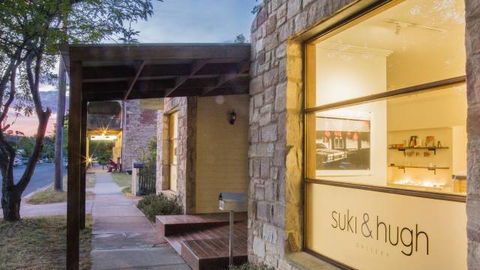 Suki & Hugh Gallery - Accommodation Melbourne 0