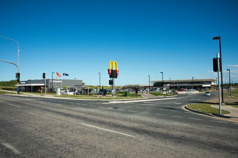 Bargara Central Shopping Village - Accommodation Melbourne 1