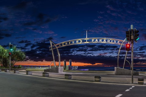 Luxury Brisbane Airport Transfers To And From Surfers Paradise For Up To 11 Per - Accommodation Melbourne 1