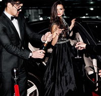 Luxury Movie World Transfers To and From Brisbane CBD Hotel for up to 7 ppl - Accommodation Melbourne