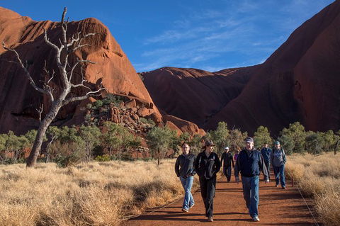 Highlights Of Uluru Including Sunrise And Breakfast - Accommodation Melbourne 4