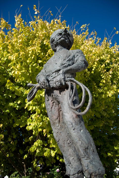Alexander Cameron Statue - Accommodation Melbourne 1