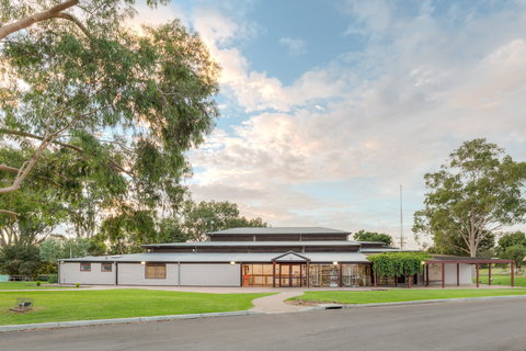 Swan Hill Regional Art Gallery - Accommodation Melbourne 0