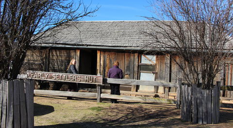 Early Settlers Hut - Accommodation Melbourne 1