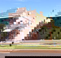 Old Gentleman's Club - Accommodation Melbourne