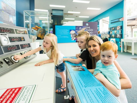 CSIRO Parkes Radio Telescope Visitor Centre - Accommodation Melbourne 1