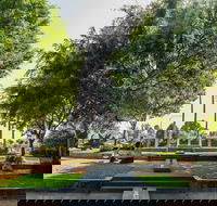 Sculpture Garden Campbelltown - Accommodation Melbourne
