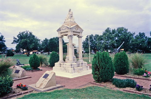 Weeping Mother Memorial - Accommodation Melbourne 0