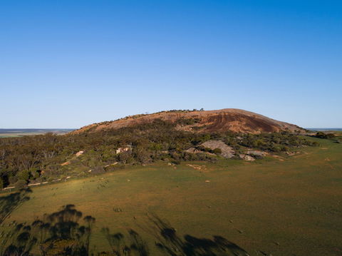 Mount Wudinna - Accommodation Melbourne 1