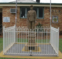 Soldier Statue Memorial Chinchilla - Accommodation Melbourne