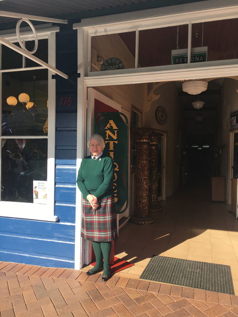 Broughton Antiques - Accommodation Melbourne 0